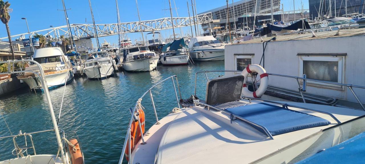 Отель Boat To Sleep In Barcelona Сан-Адриан-де-Бесос Экстерьер фото